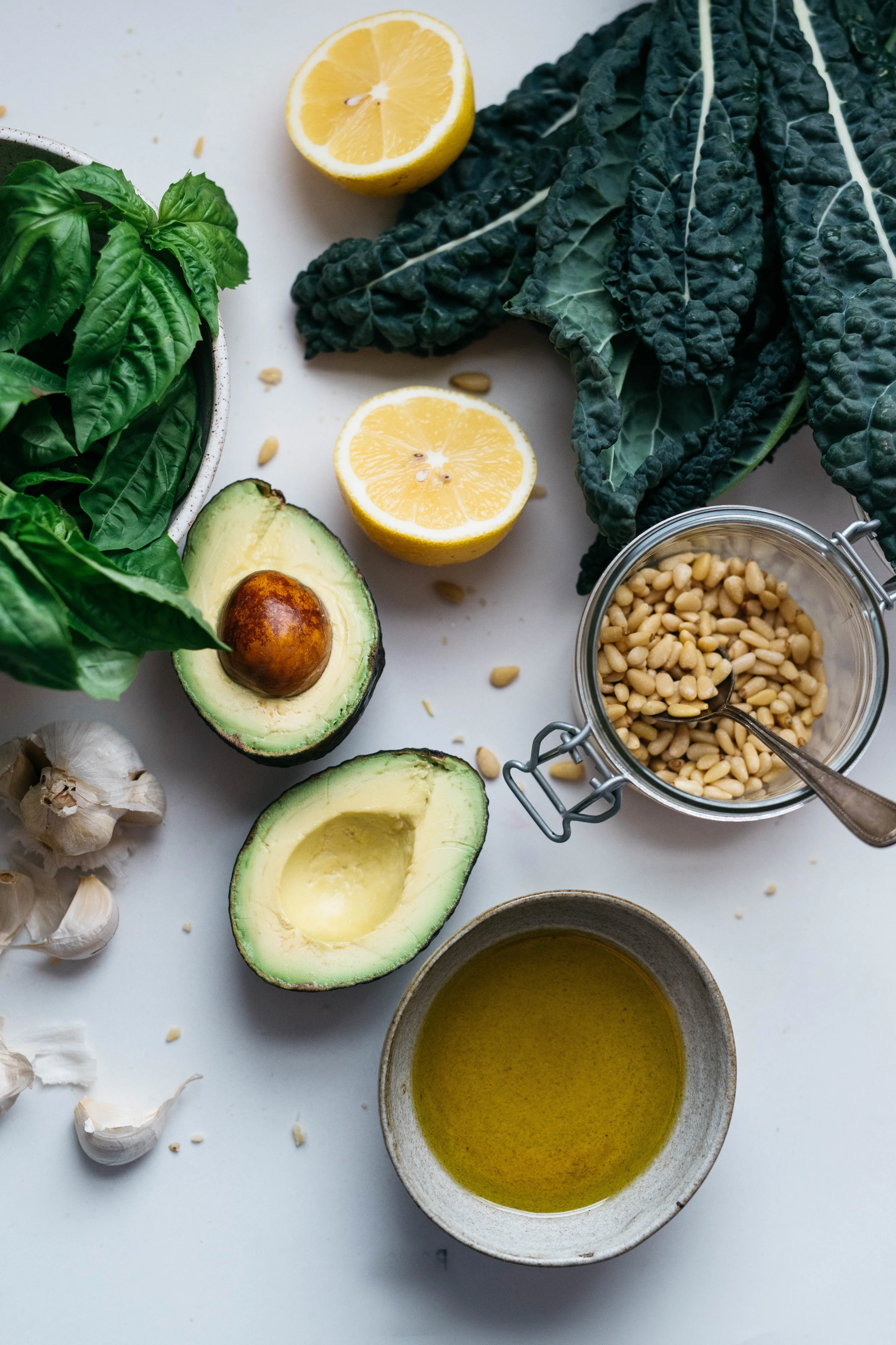 AVOCADOKALE PESTO PASTA (VEGAN) — dolly and oatmeal